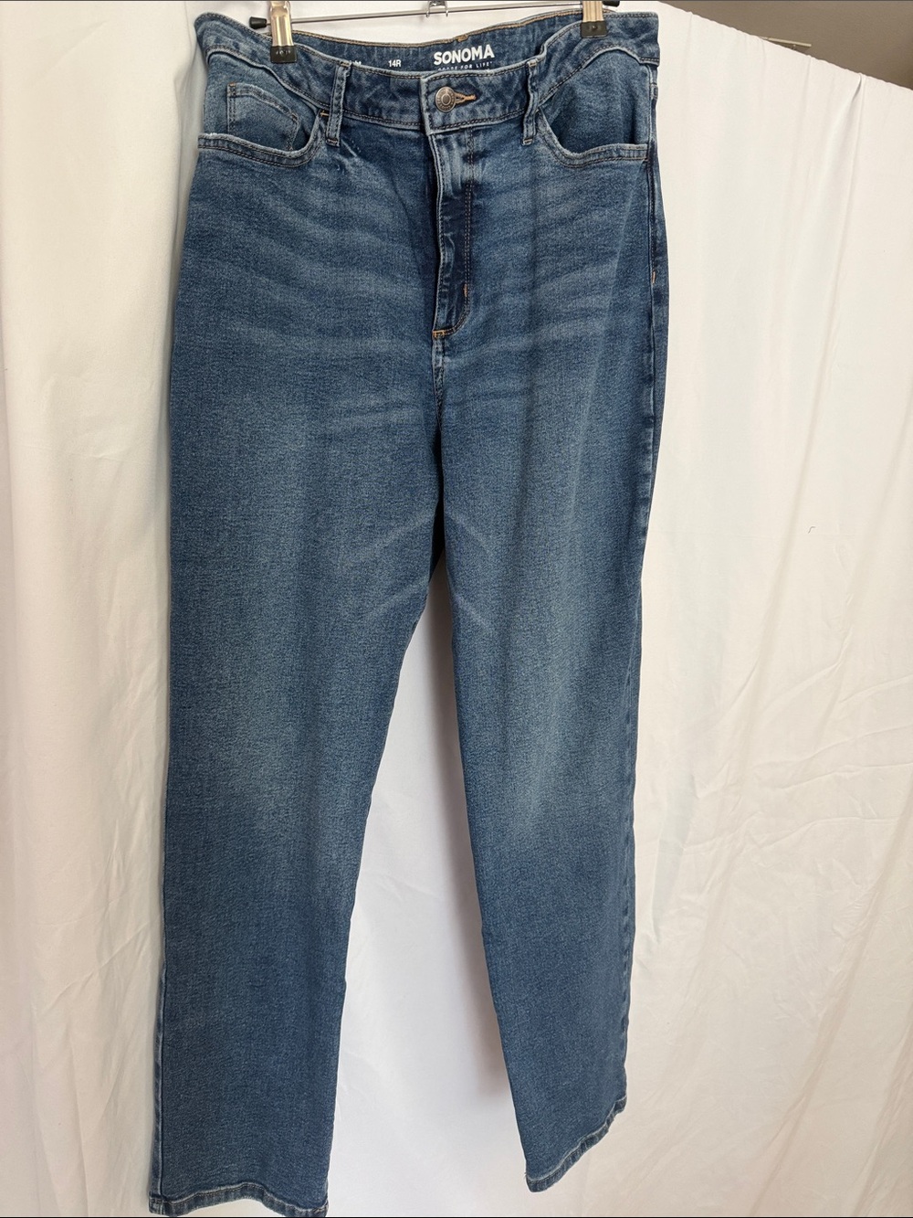 SONOMA Women’s Curvy Straight-Leg Jeans in Blue Wash